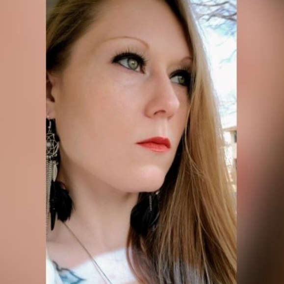 Meet your Posher, Jasmyne - Picture 3 of 3